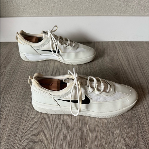 Nike Men's White Sneakers - Picture 2 of 6